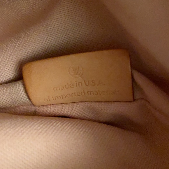 LOUIS VUITTON
Damier Azur Iena PM**Authentic***
Bag & wallet - Picture 14 of 16